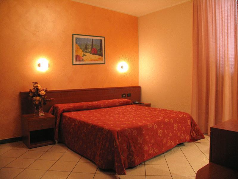 Hotel Stazione Livorno Exterior photo